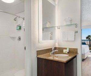 king beachfront suite bathroom