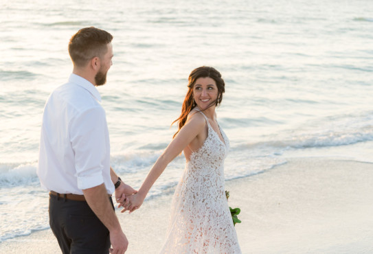 wedding couple on the beach
